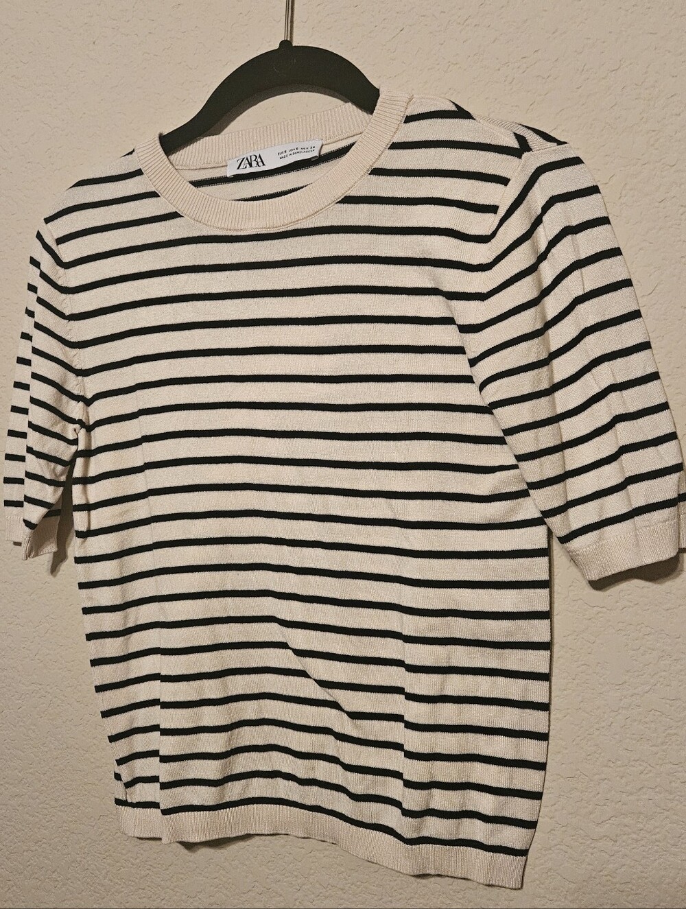 ZARA Cream and Black Striped Short Sleeve Knit Top, Size Small